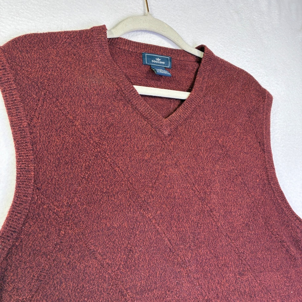 Dockers Mens Burgundy Diamond Argyle V-Neck Sweater Vest Size Large RN 15610